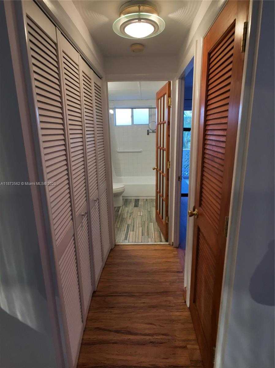 Small Image of 1620 WEST AVE #302, Miami Beach Number 9