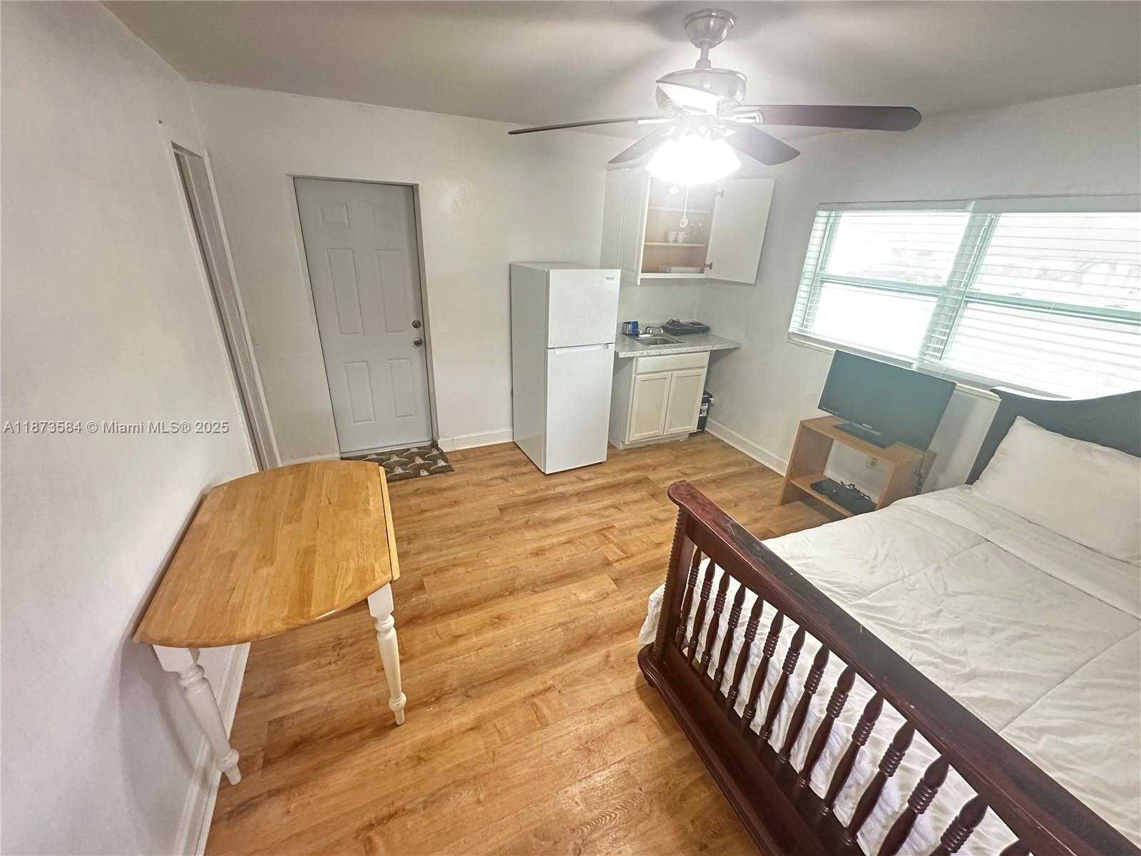 Small Image of 6501 SCOTT ST #A, Hollywood Number 24