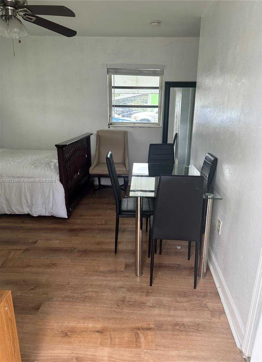 Small Image of 6501 SCOTT ST #A, Hollywood Number 9