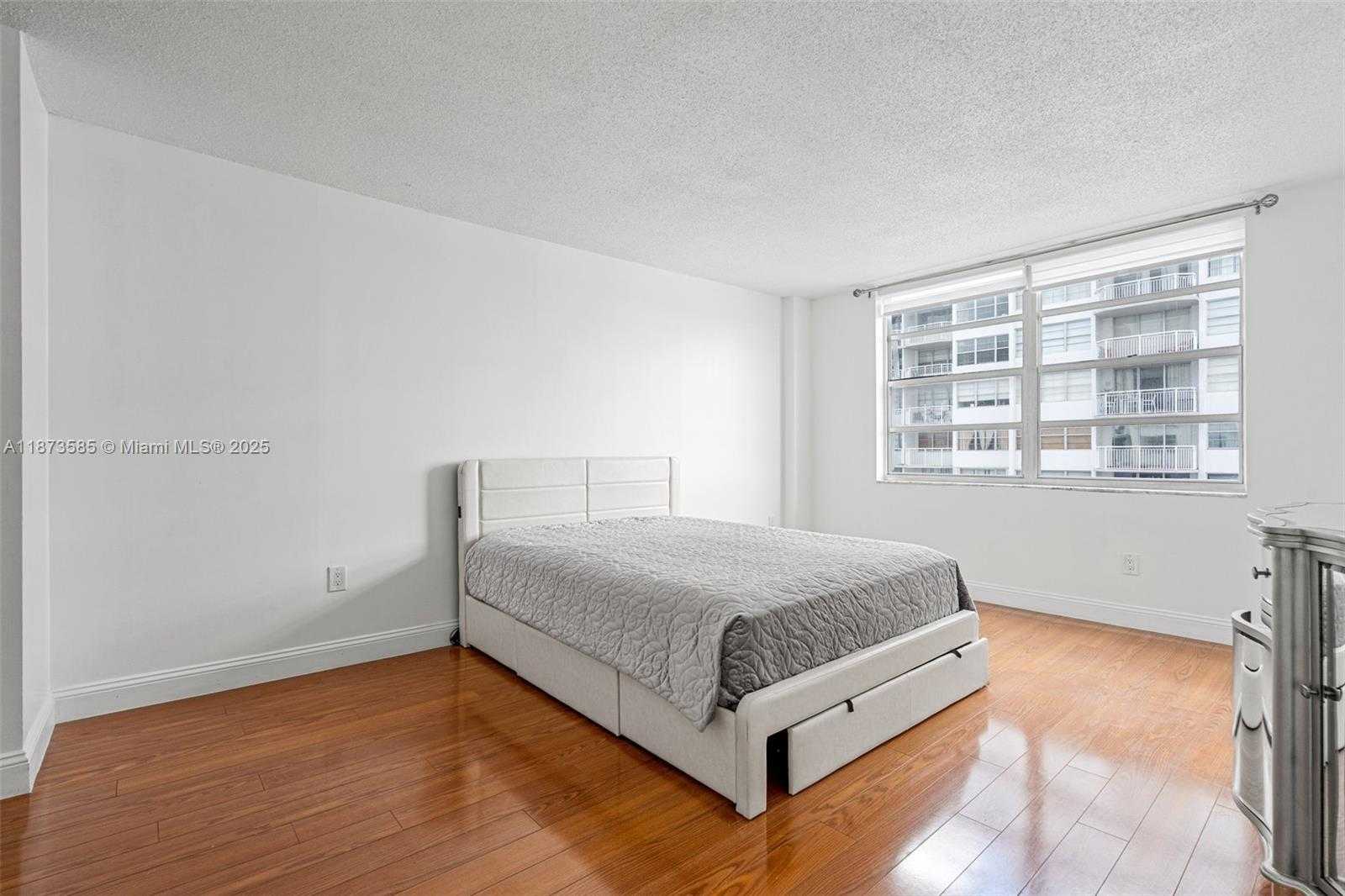 Small Image of 2750 NORTH EAST 183RD ST #1203, Aventura Number 19