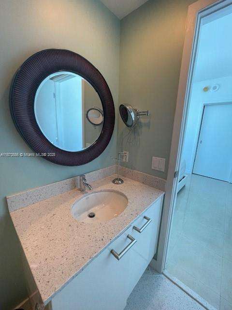 Small Image of 3801 COLLINS AVE #1806, Miami Beach Number 24