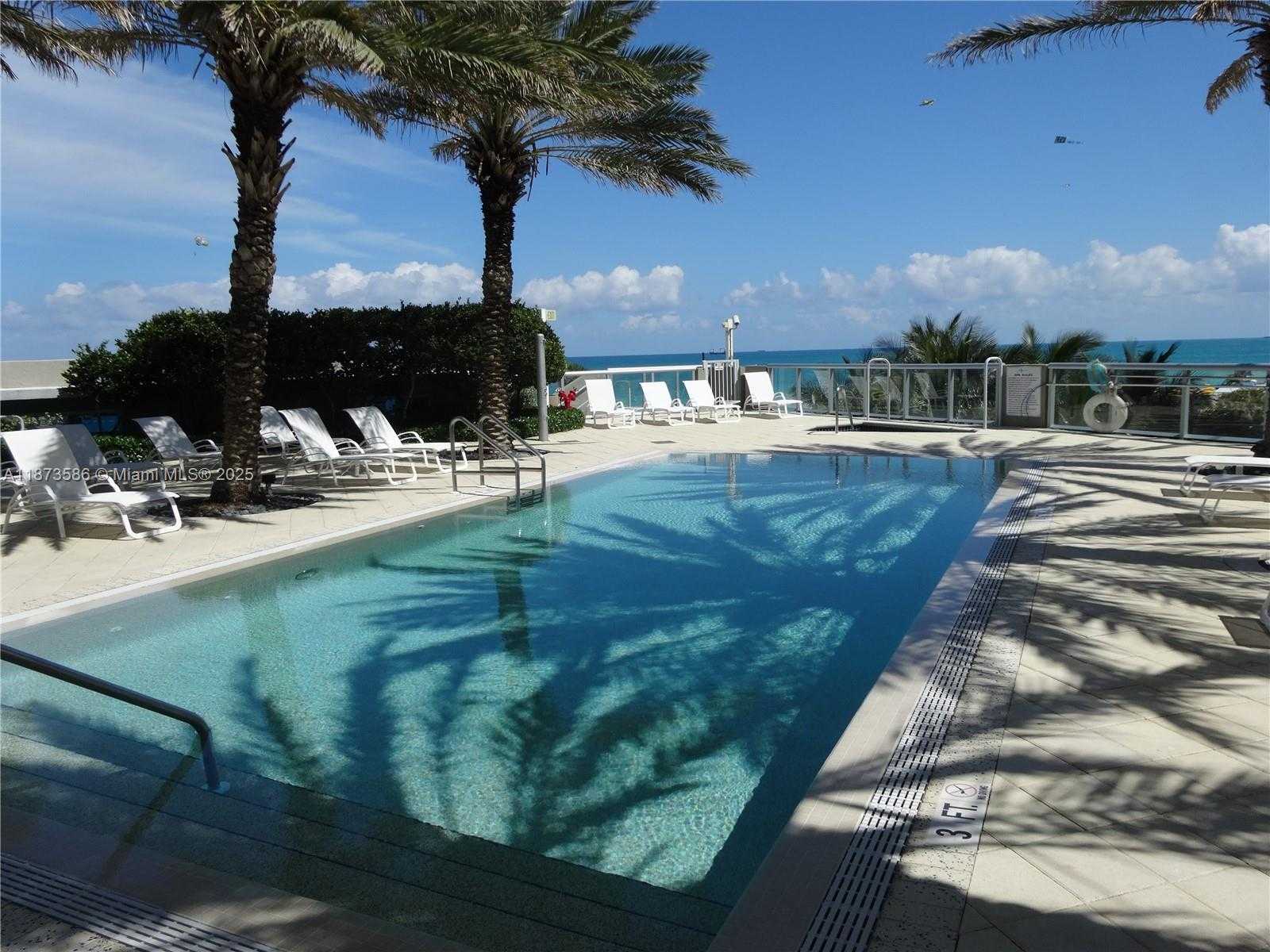 Small Image of 3801 COLLINS AVE #1806, Miami Beach Number 9