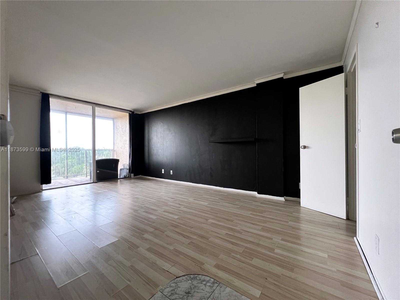 Small Image of 2101 ATLANTIC SHORES BLVD #518, Hallandale Beach Number 10