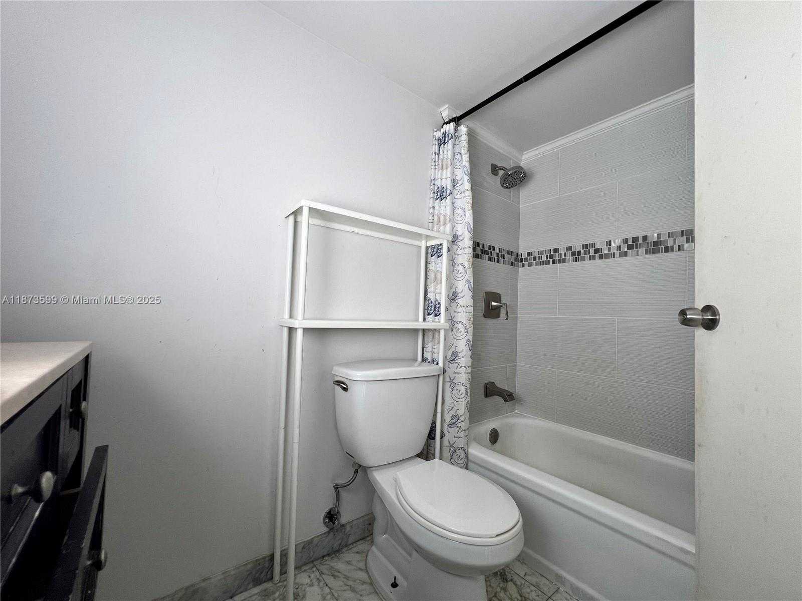 Small Image of 2101 ATLANTIC SHORES BLVD #518, Hallandale Beach Number 14