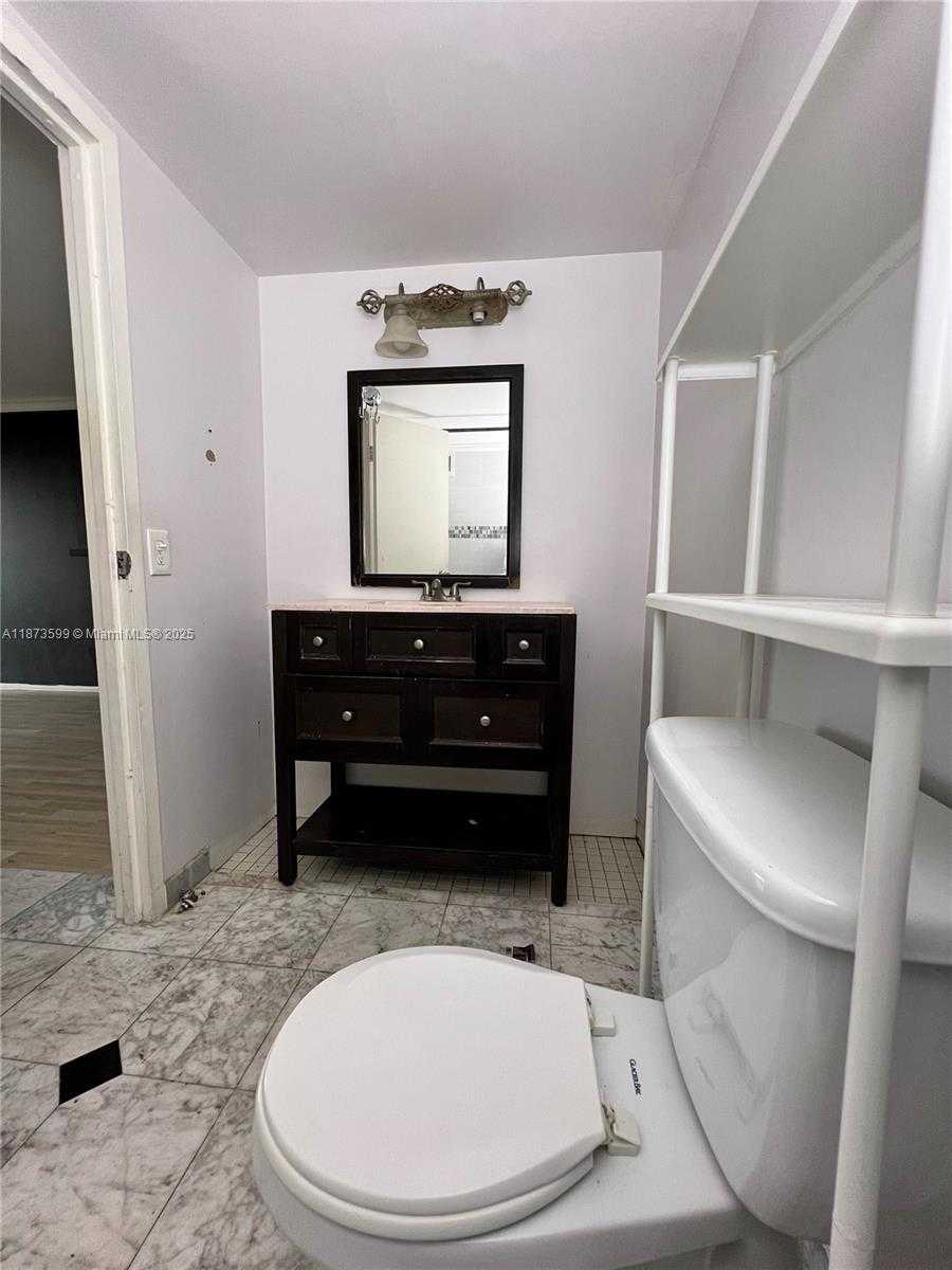 Small Image of 2101 ATLANTIC SHORES BLVD #518, Hallandale Beach Number 15