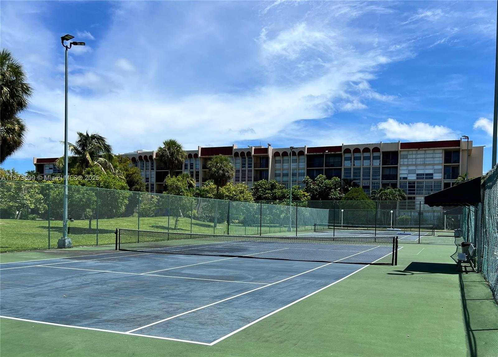 Small Image of 2101 ATLANTIC SHORES BLVD #518, Hallandale Beach Number 18