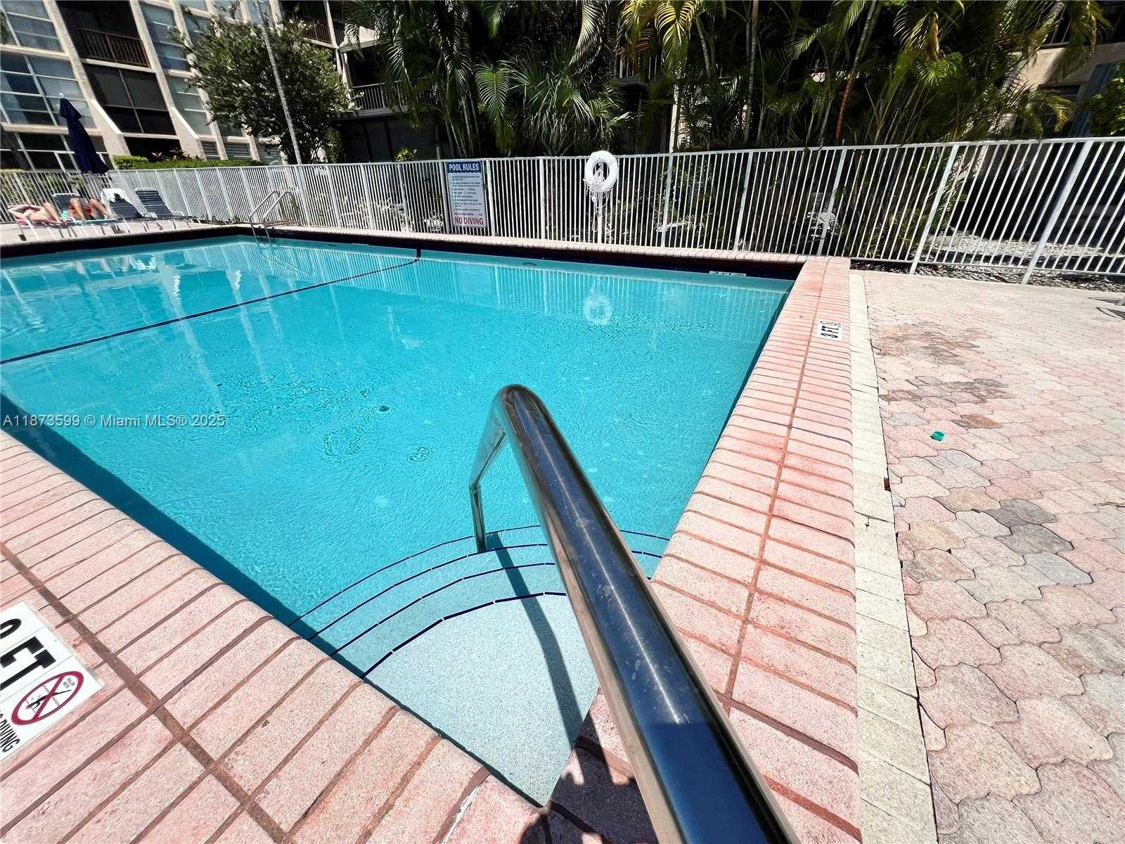 Small Image of 2101 ATLANTIC SHORES BLVD #518, Hallandale Beach Number 19