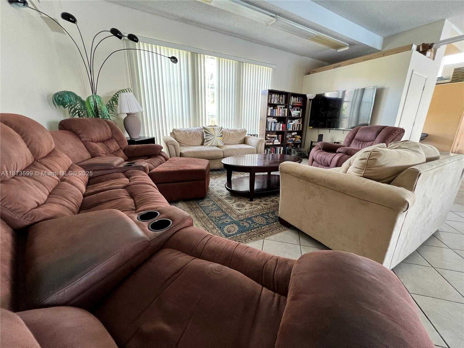 Small Image of 2101 ATLANTIC SHORES BLVD #518, Hallandale Beach Number 22