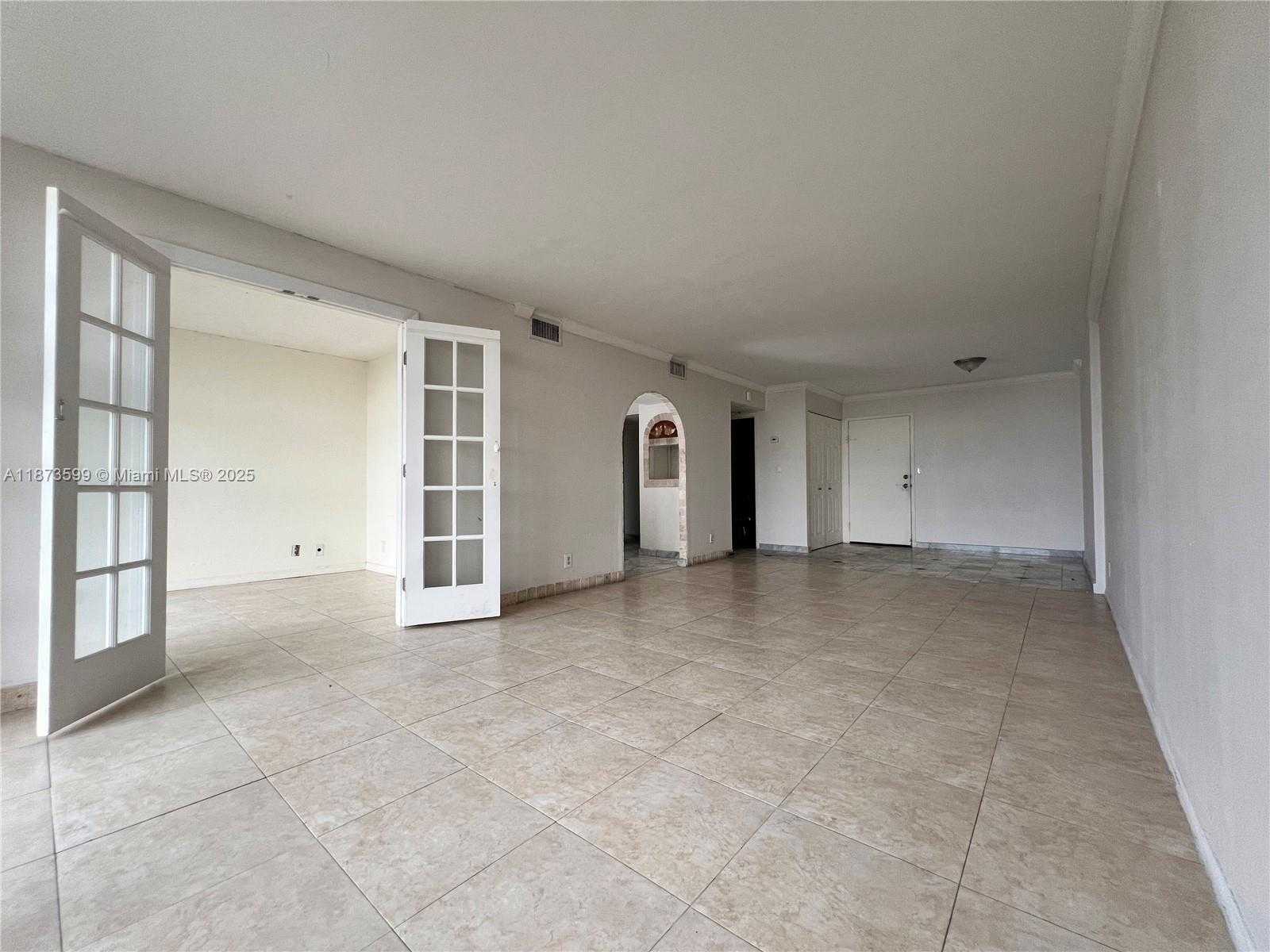 Small Image of 2101 ATLANTIC SHORES BLVD #518, Hallandale Beach Number 4