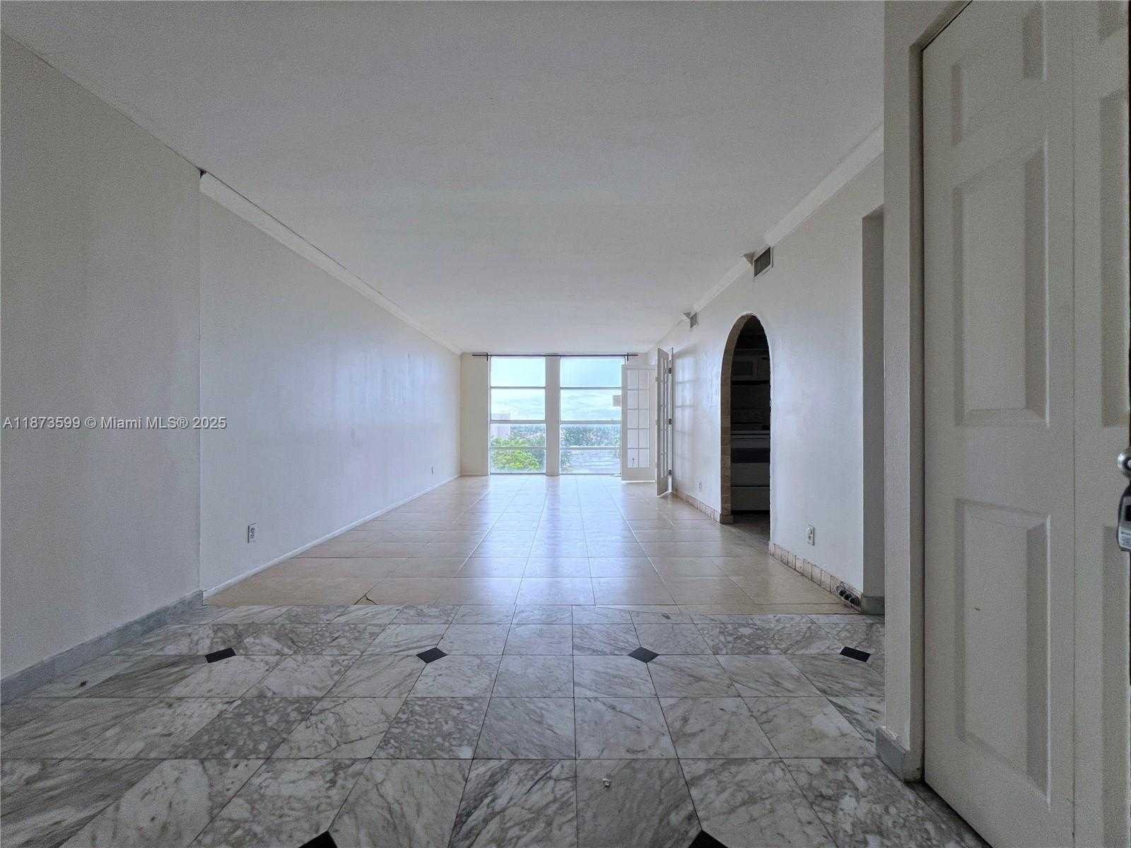 Small Image of 2101 ATLANTIC SHORES BLVD #518, Hallandale Beach Number 5