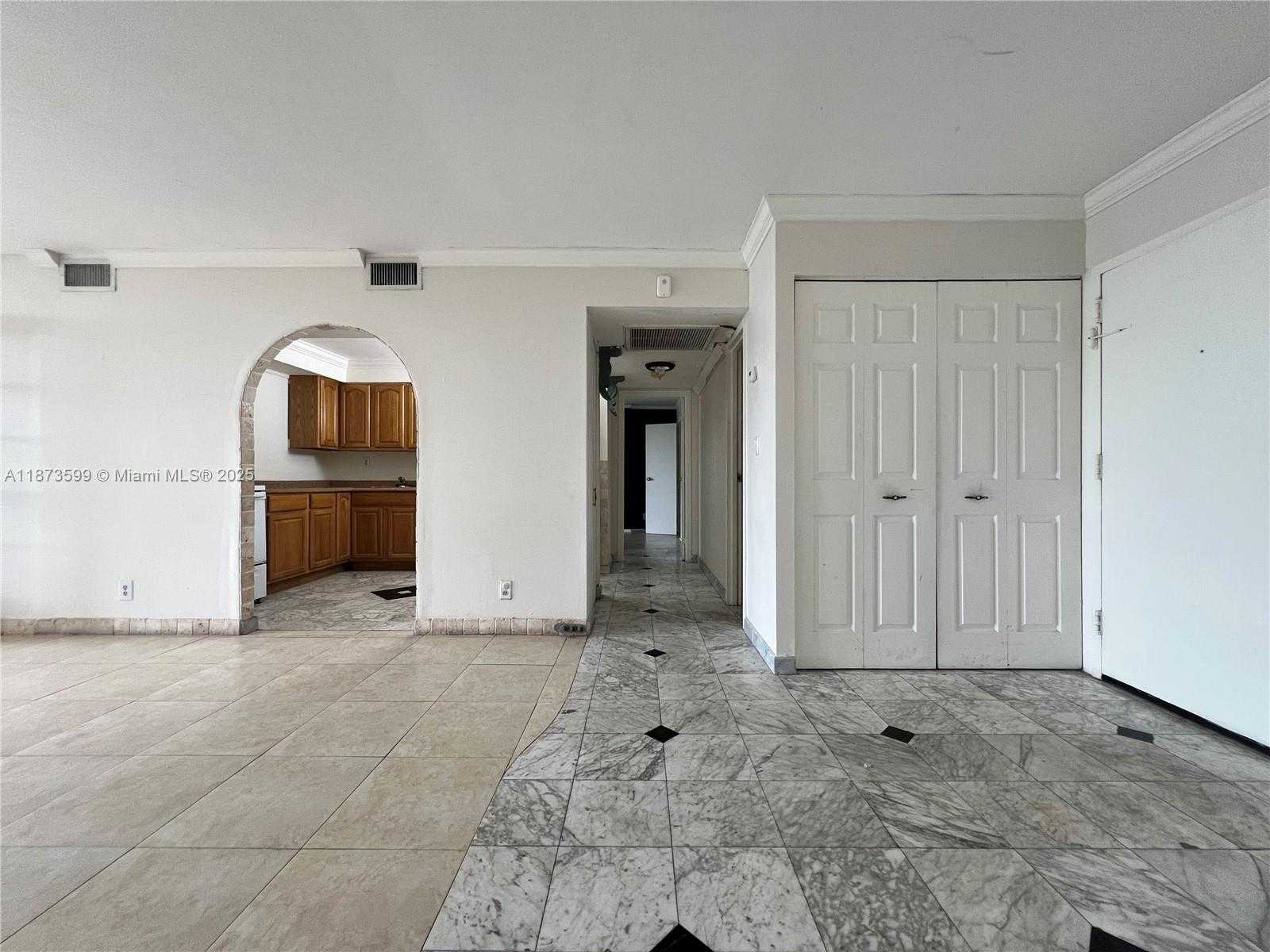 Small Image of 2101 ATLANTIC SHORES BLVD #518, Hallandale Beach Number 6