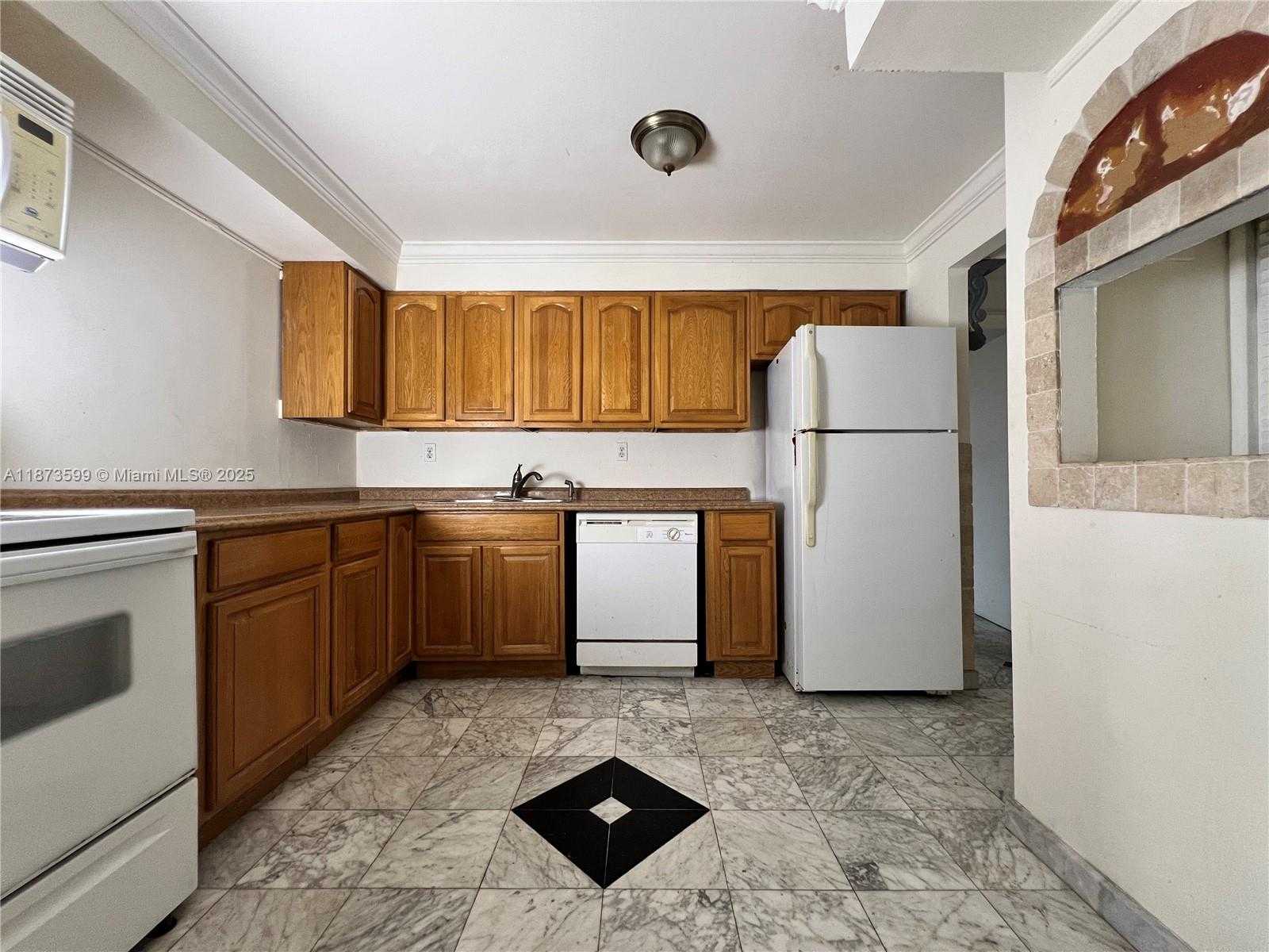 Small Image of 2101 ATLANTIC SHORES BLVD #518, Hallandale Beach Number 7