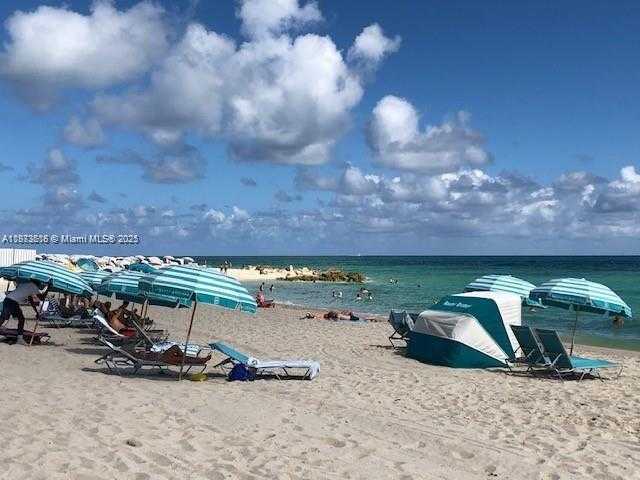 Small Image of 2899 COLLINS AVE #1121, Miami Beach Number 19