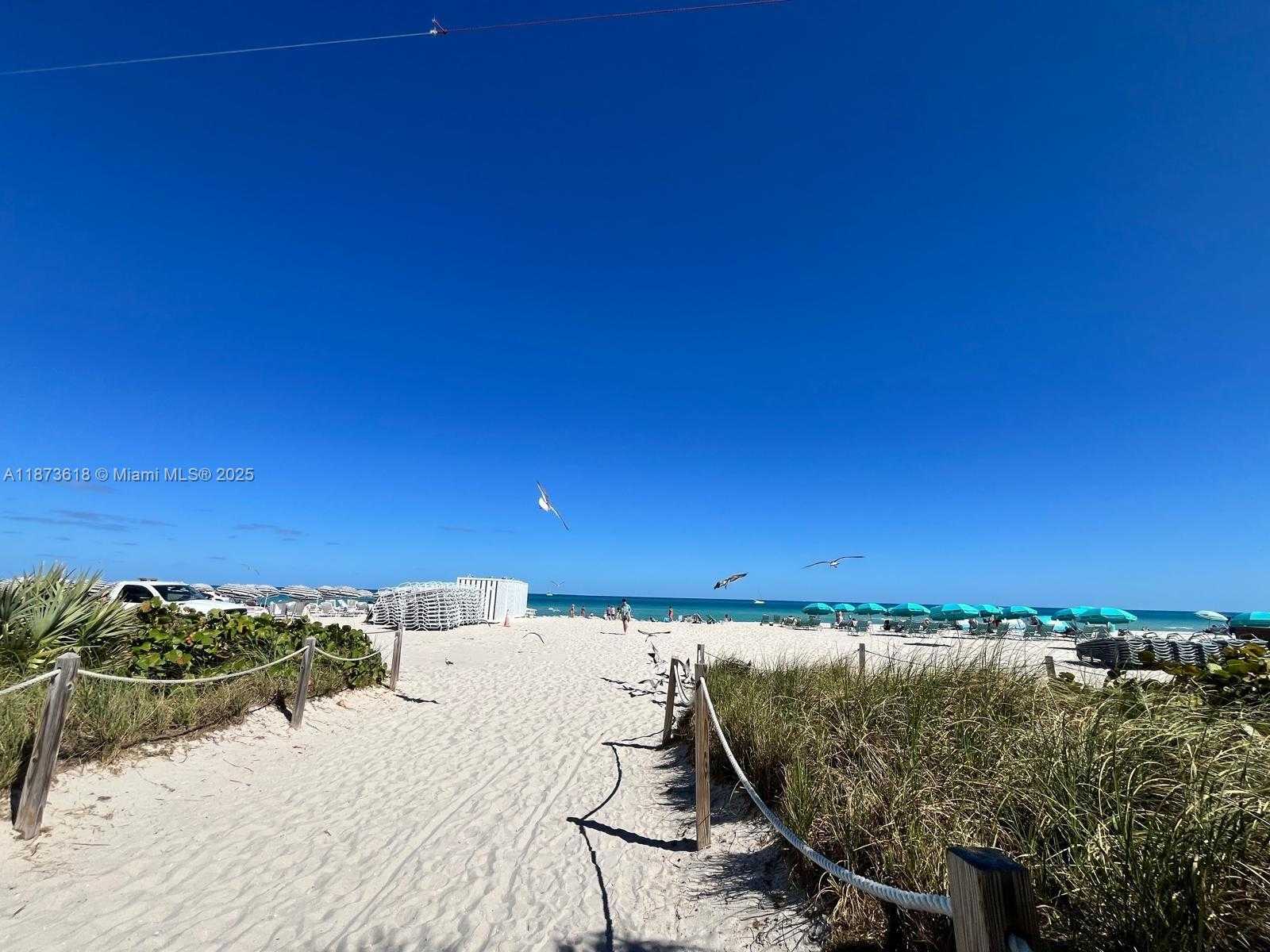 Small Image of 2899 COLLINS AVE #1121, Miami Beach Number 20