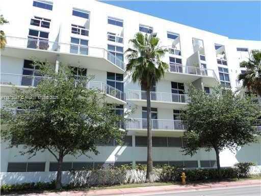 Small Image of 2001 MERIDIAN AVE #530, Miami Beach Number 2