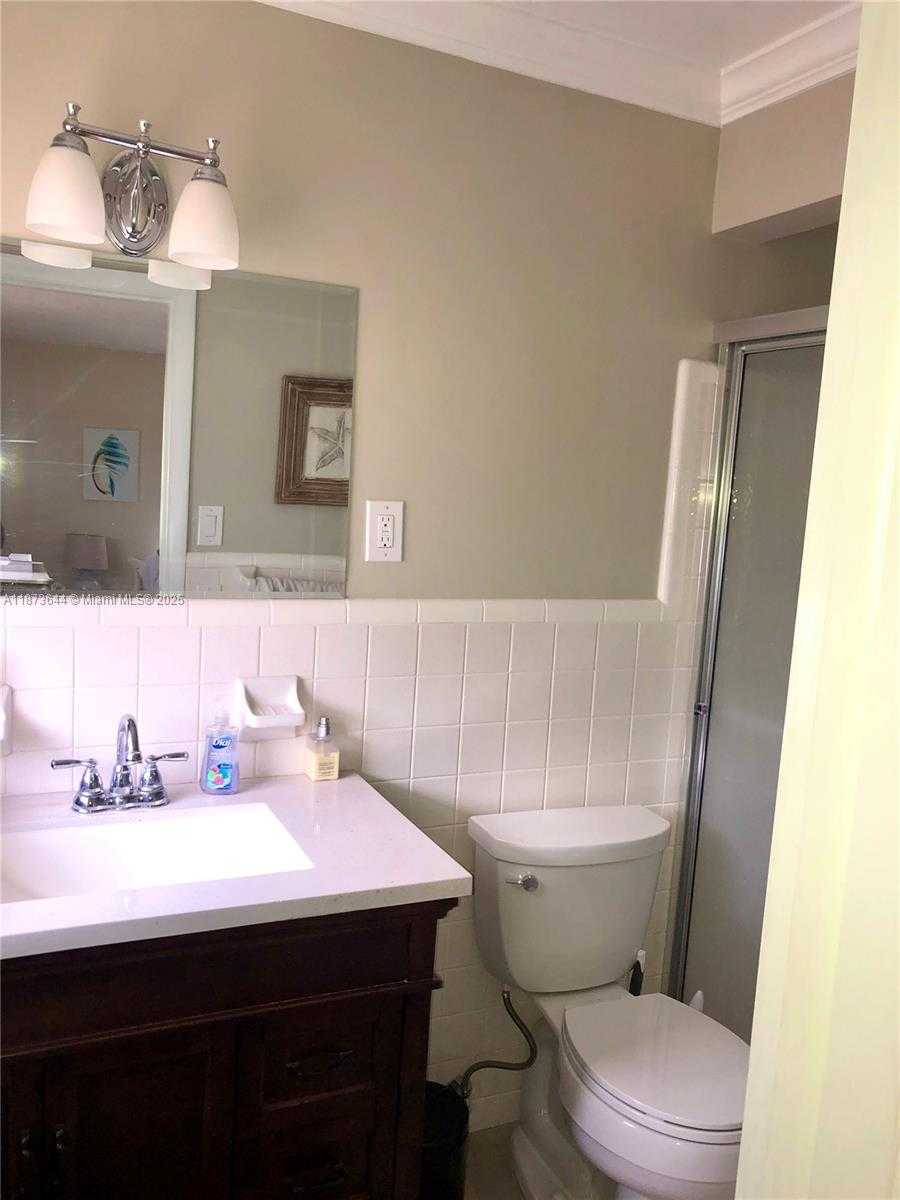 Small Image of 1241 MANOR DR, Riviera Beach Number 10