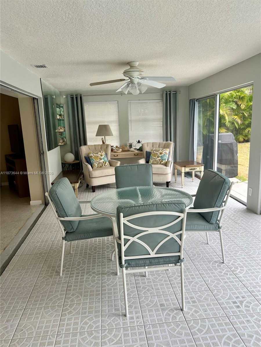 Small Image of 1241 MANOR DR, Riviera Beach Number 14