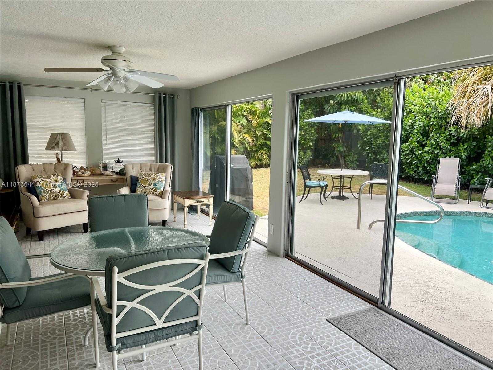 Small Image of 1241 MANOR DR, Riviera Beach Number 15