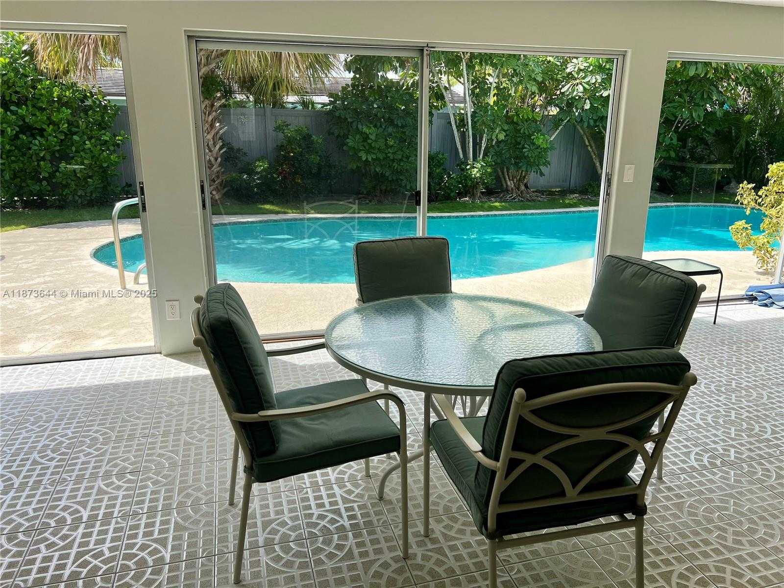 Small Image of 1241 MANOR DR, Riviera Beach Number 16