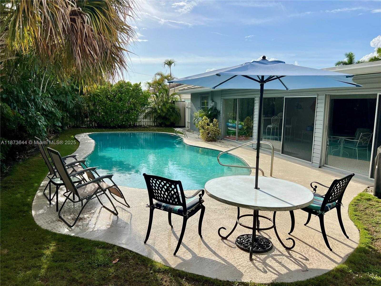 Small Image of 1241 MANOR DR, Riviera Beach Number 20