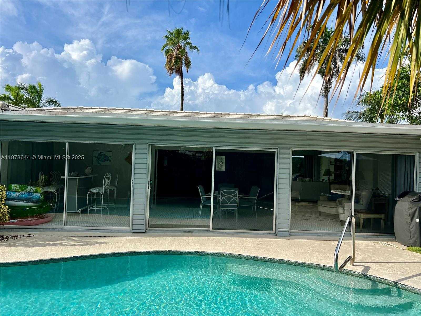 Small Image of 1241 MANOR DR, Riviera Beach Number 21