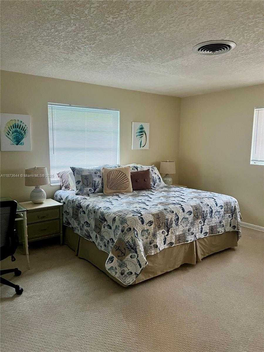 Small Image of 1241 MANOR DR, Riviera Beach Number 8