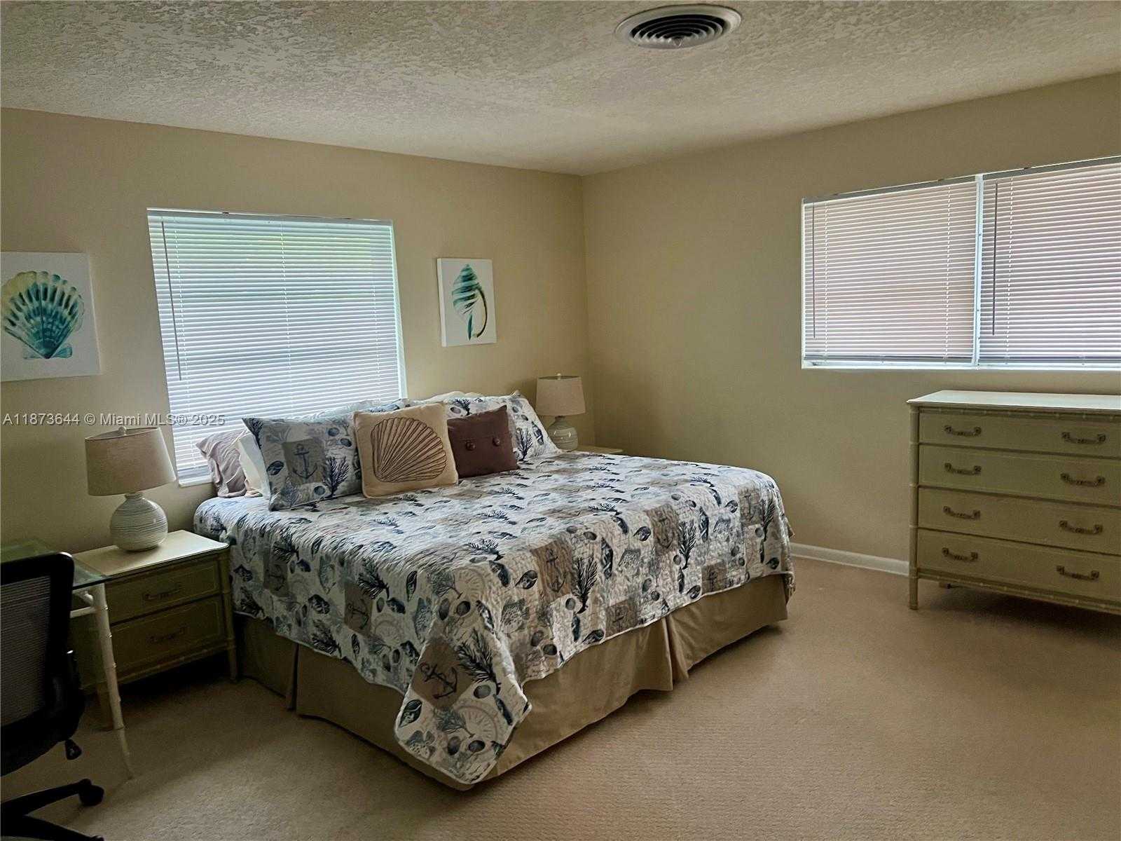 Small Image of 1241 MANOR DR, Riviera Beach Number 9