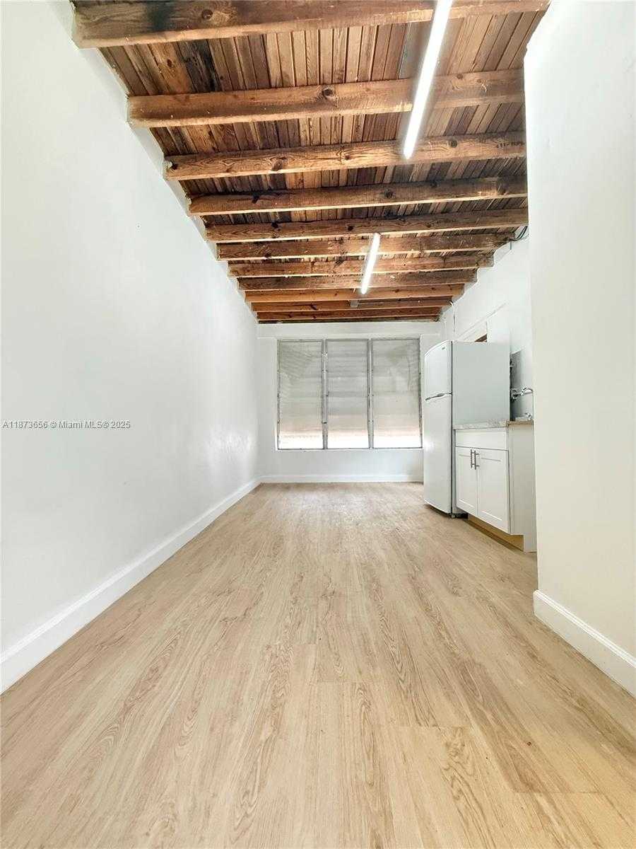 Small Image of 1502 TUNIS ST, Coral Gables Number 12