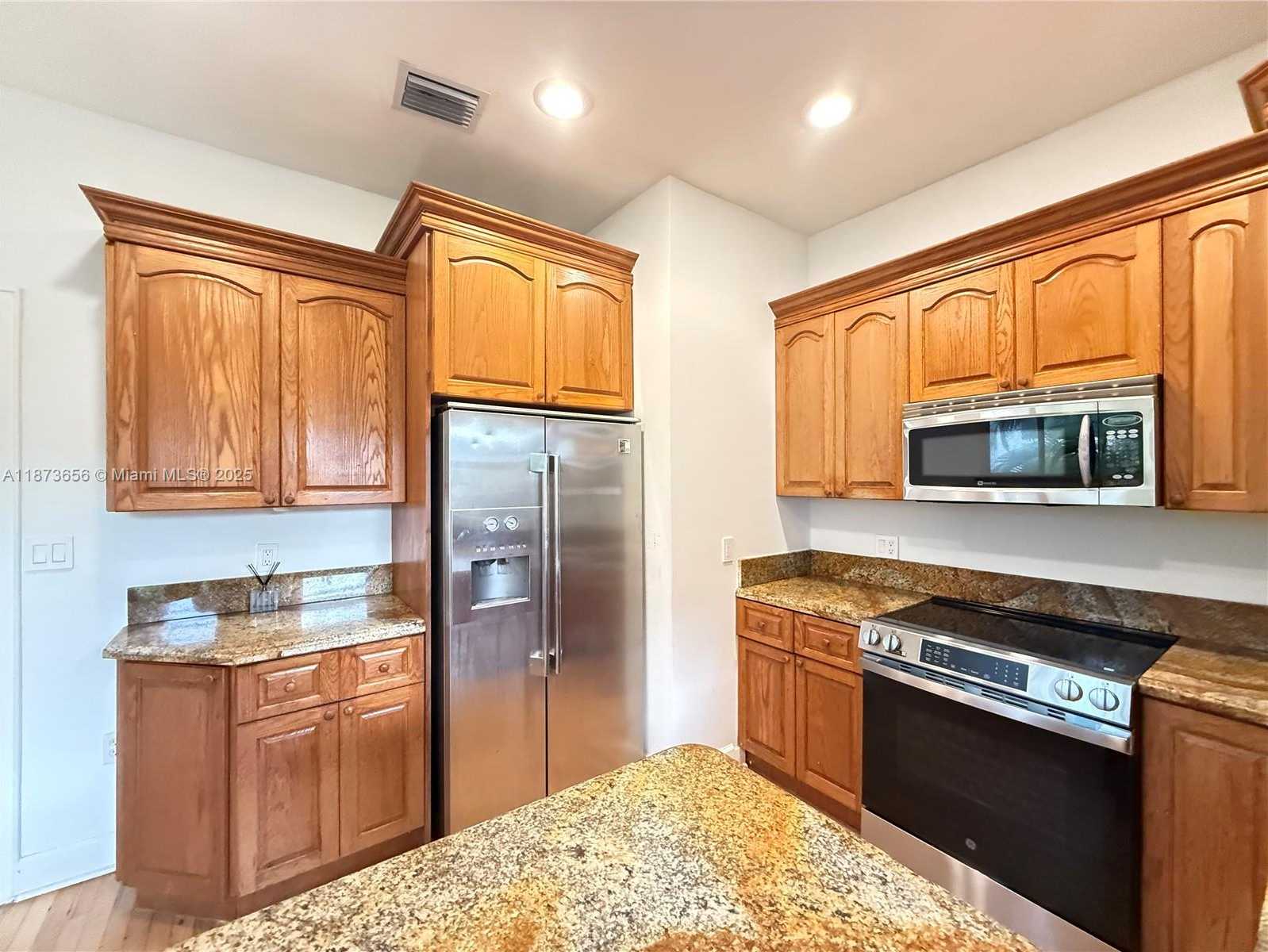Small Image of 1502 TUNIS ST, Coral Gables Number 6