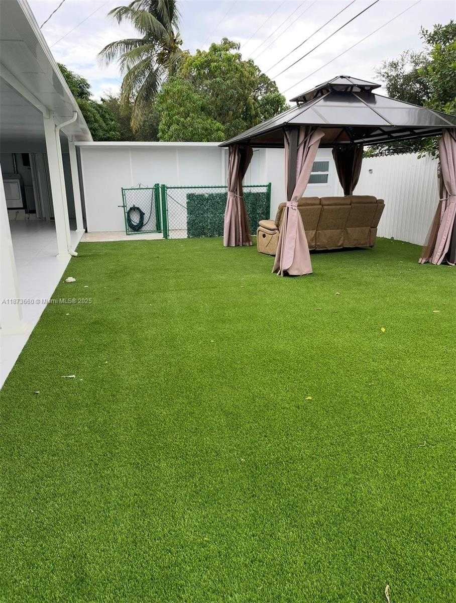 Small Image of 3610 NORTH WEST 211TH ST #3610, Miami Gardens Number 12