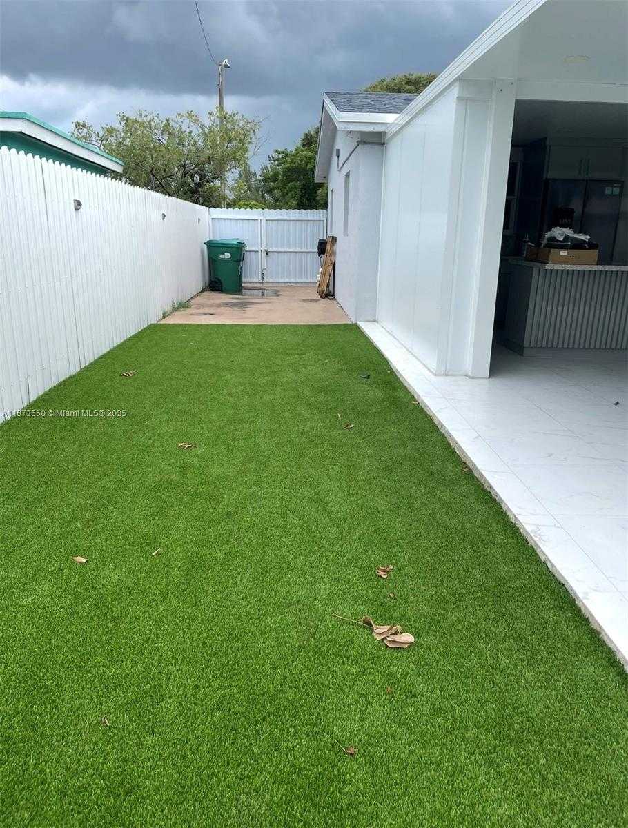 Small Image of 3610 NORTH WEST 211TH ST #3610, Miami Gardens Number 17