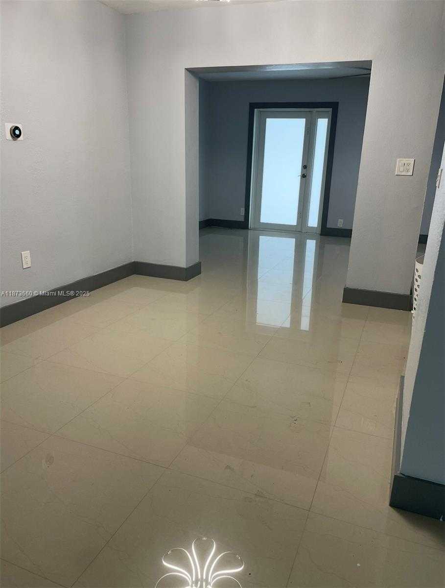 Small Image of 3610 NORTH WEST 211TH ST #3610, Miami Gardens Number 4