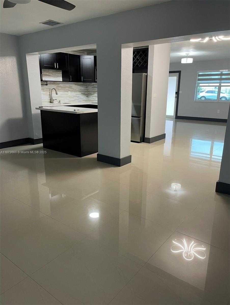 Small Image of 3610 NORTH WEST 211TH ST #3610, Miami Gardens Number 6