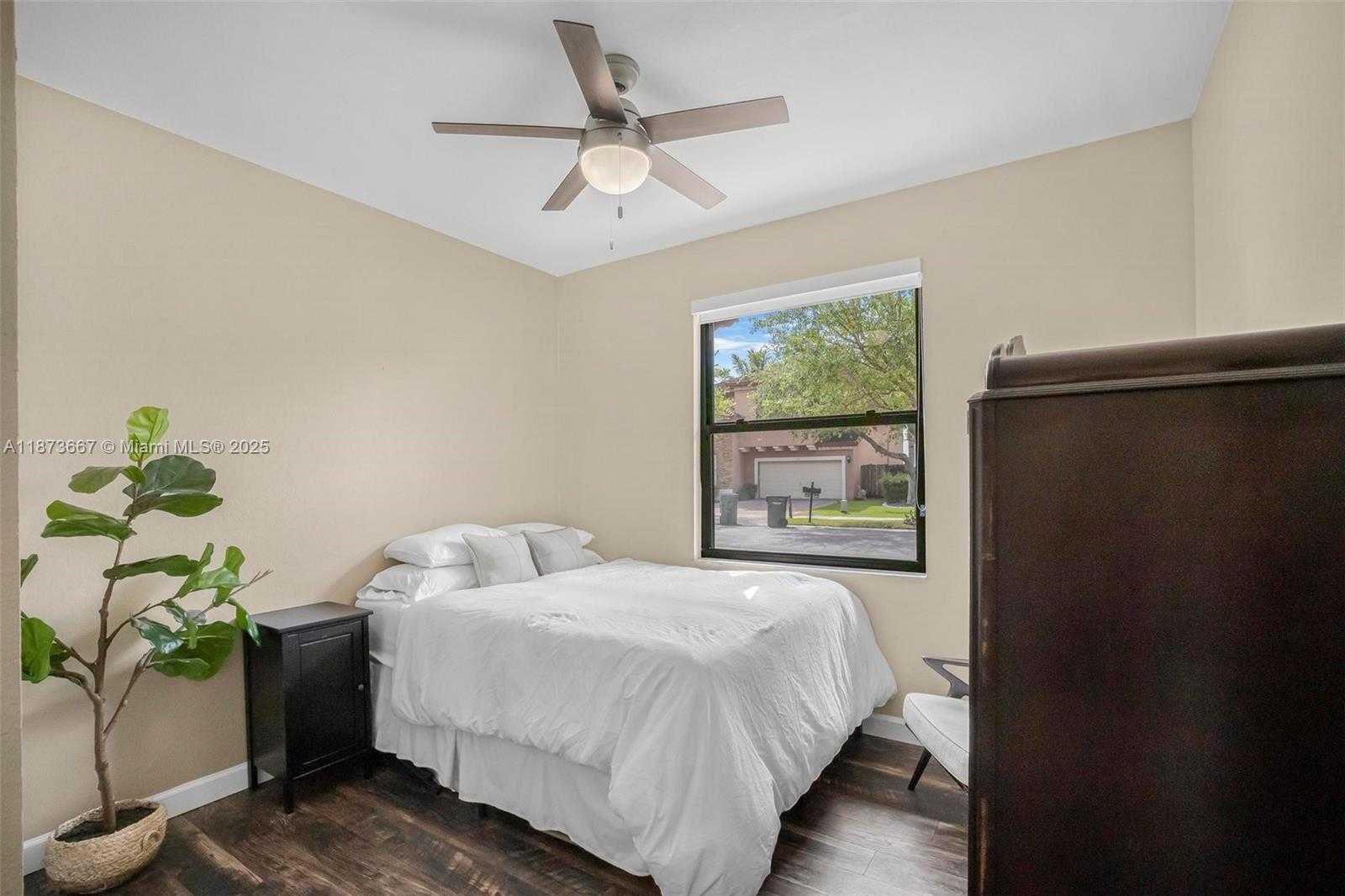Small Image of 628 SOUTH EAST 37TH PL, Homestead Number 14