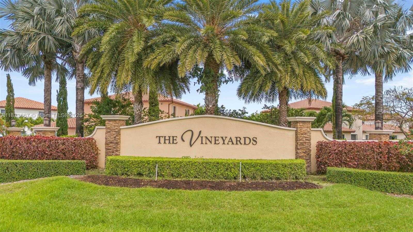 Small Image of 628 SOUTH EAST 37TH PL, Homestead Number 32