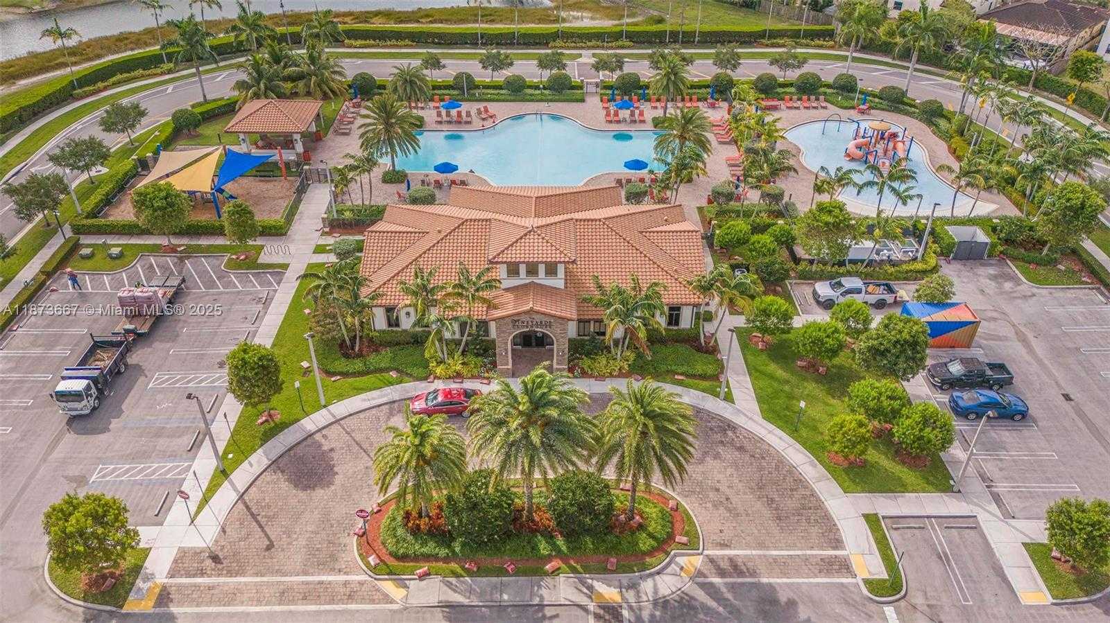 Small Image of 628 SOUTH EAST 37TH PL, Homestead Number 34