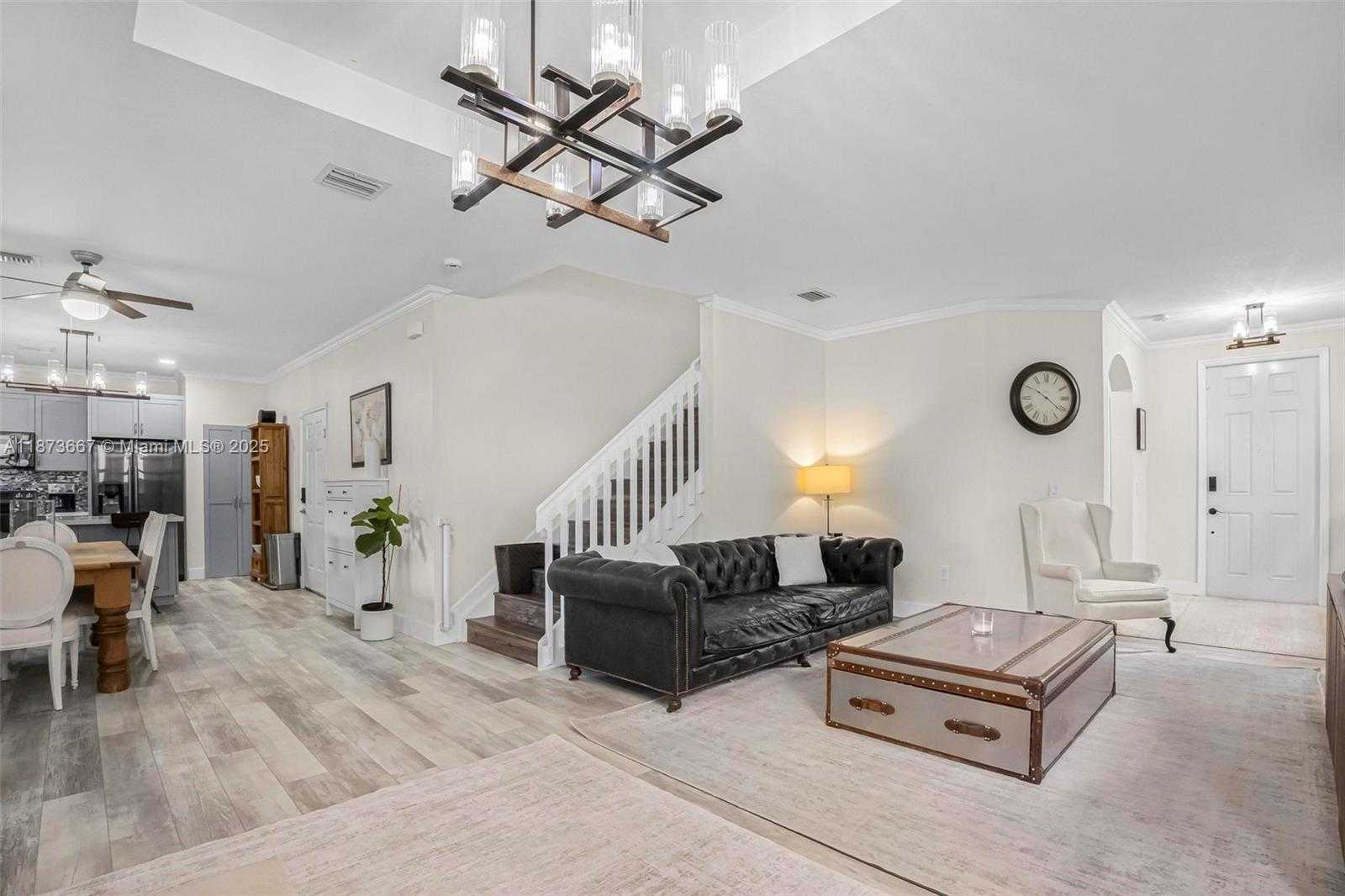 Small Image of 628 SOUTH EAST 37TH PL, Homestead Number 5