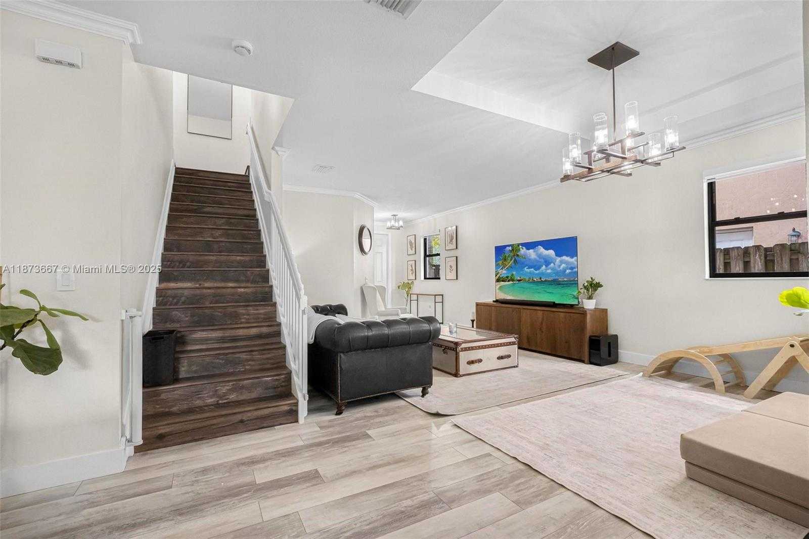 Small Image of 628 SOUTH EAST 37TH PL, Homestead Number 6