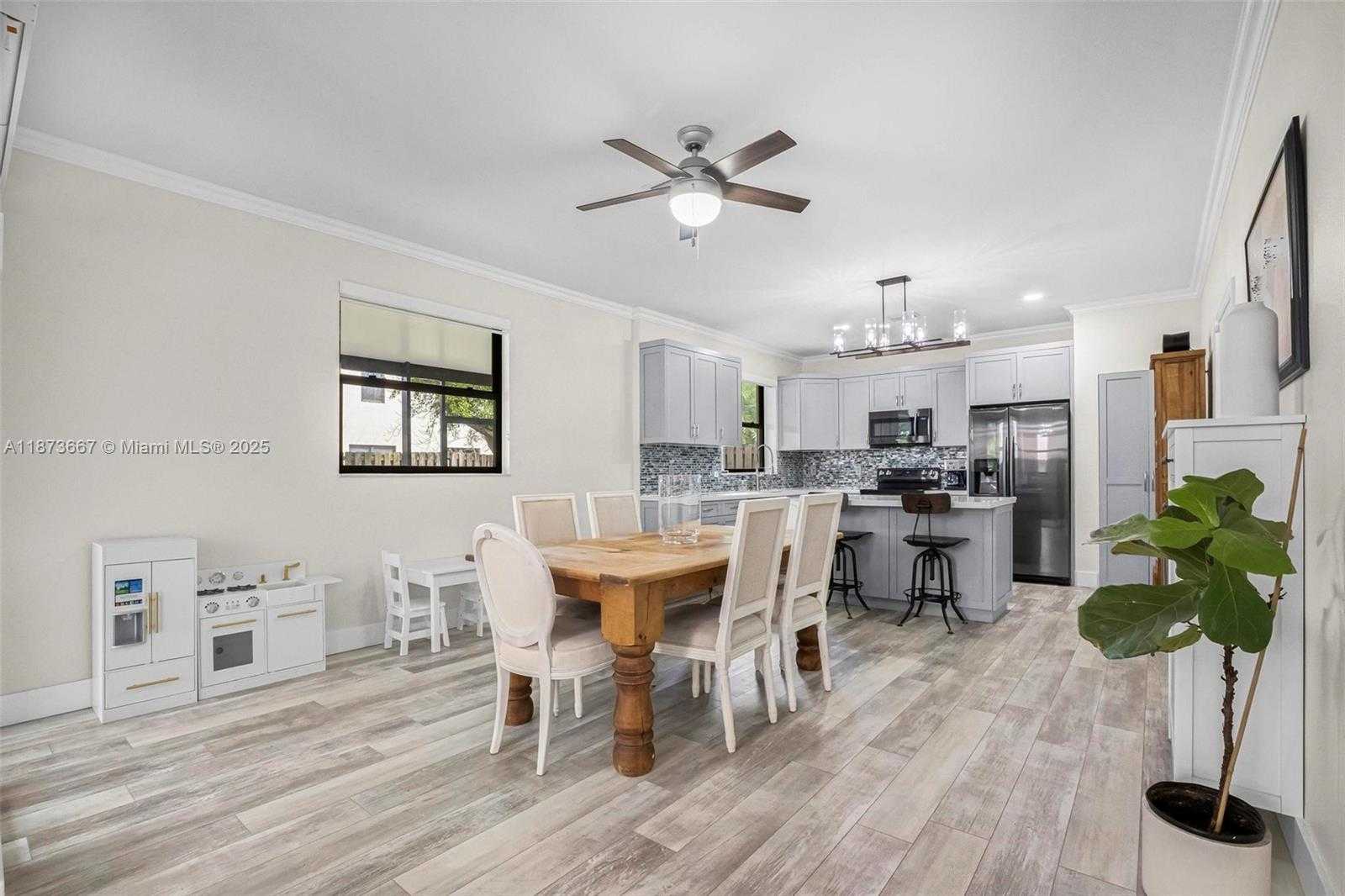 Small Image of 628 SOUTH EAST 37TH PL, Homestead Number 7
