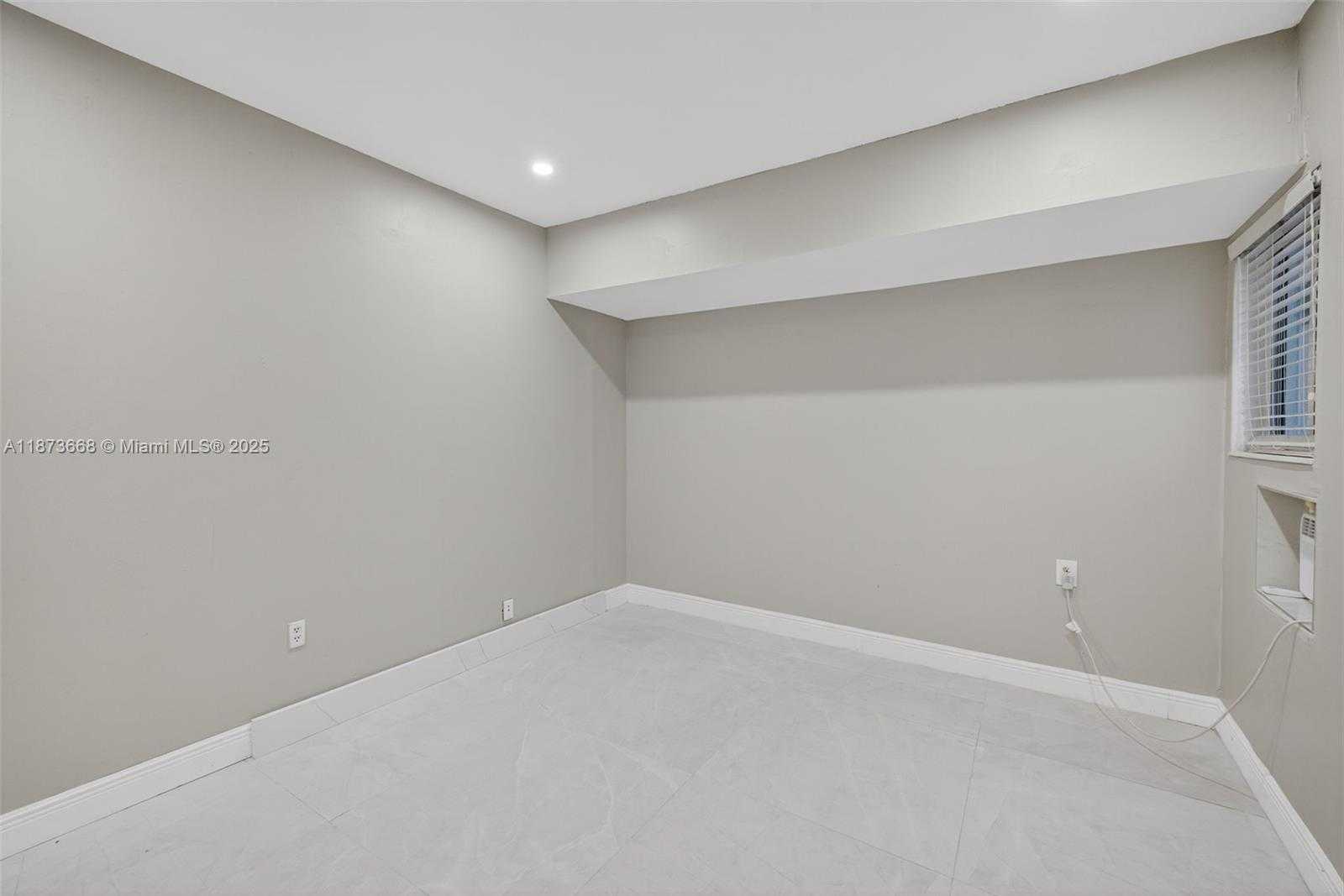Small Image of 2201 NORTH EAST 52ND ST, Fort Lauderdale Number 48