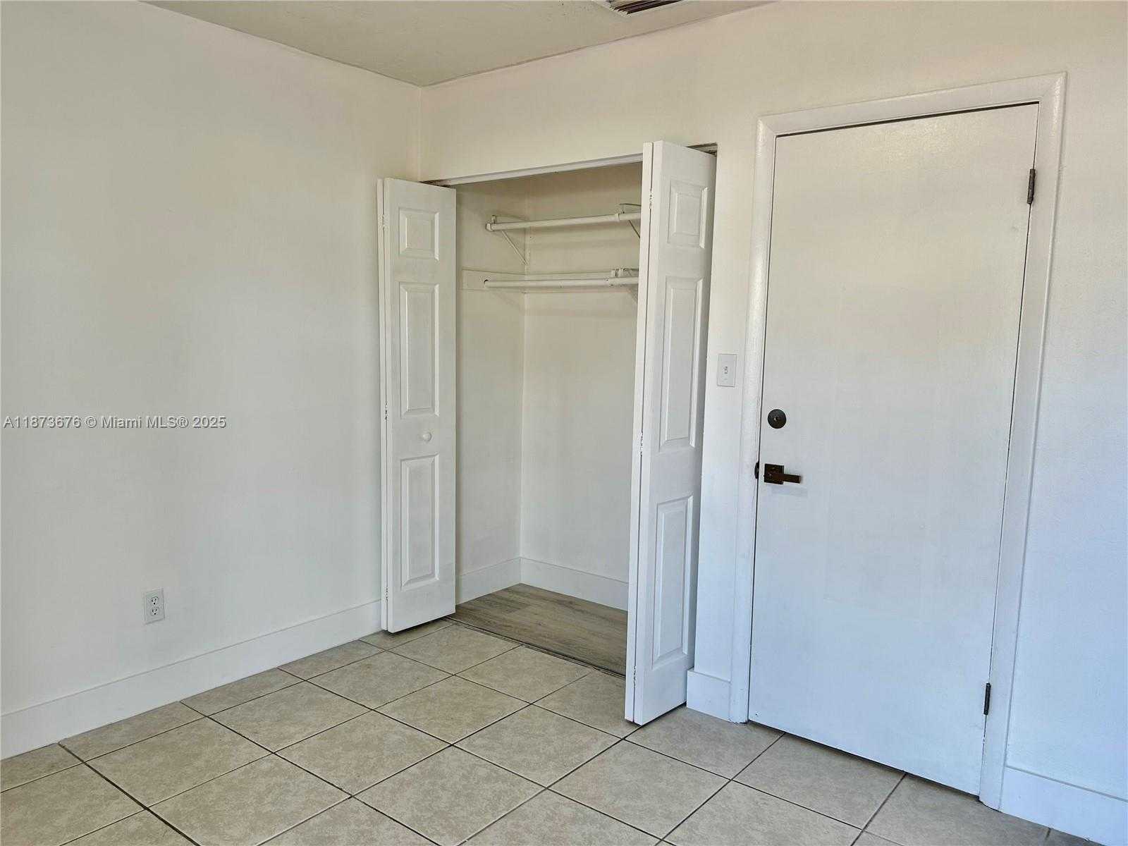 Small Image of 12024 SOUTH WEST 110TH ST CIR E #12024, Miami Number 13