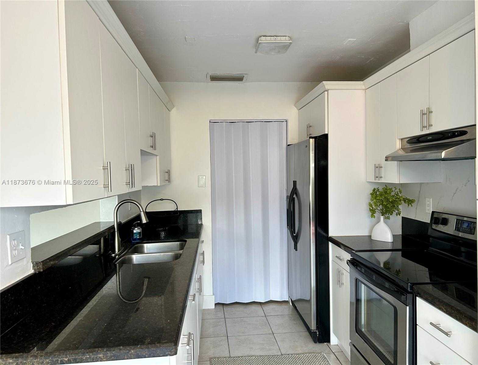 Small Image of 12024 SOUTH WEST 110TH ST CIR E #12024, Miami Number 16