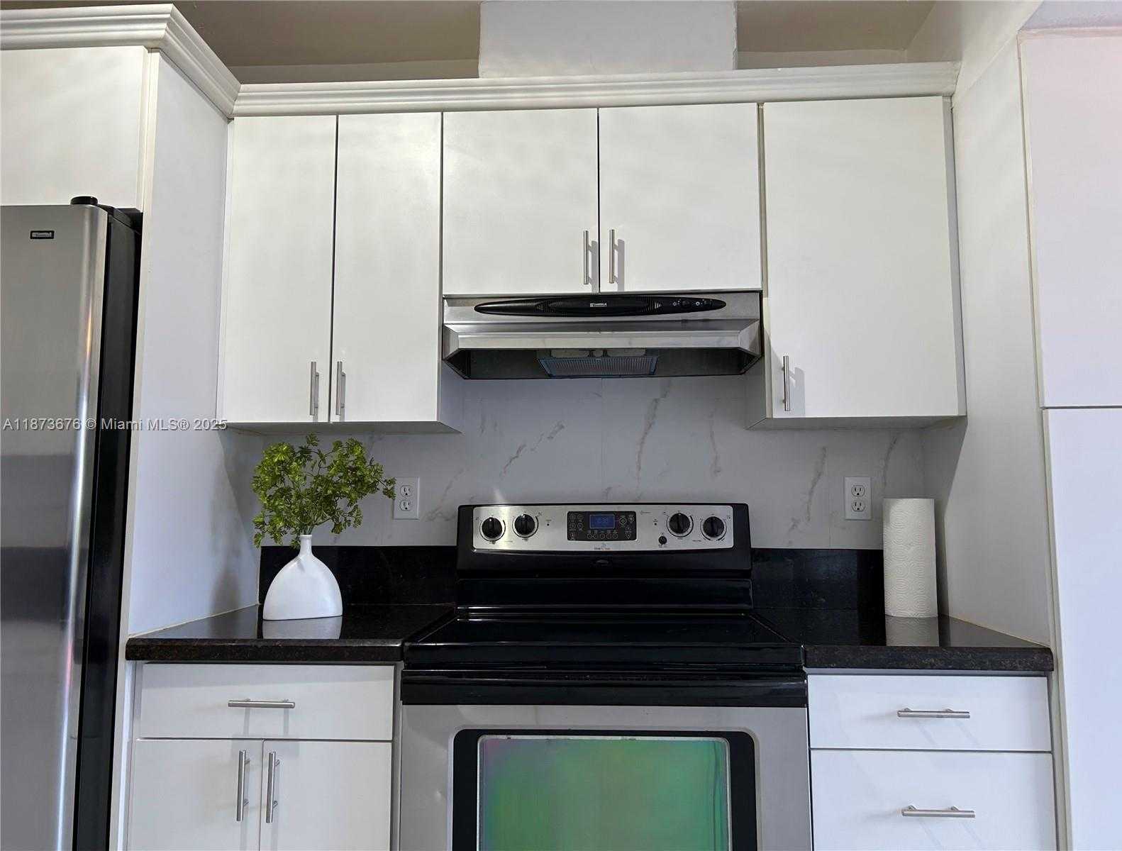 Small Image of 12024 SOUTH WEST 110TH ST CIR E #12024, Miami Number 17