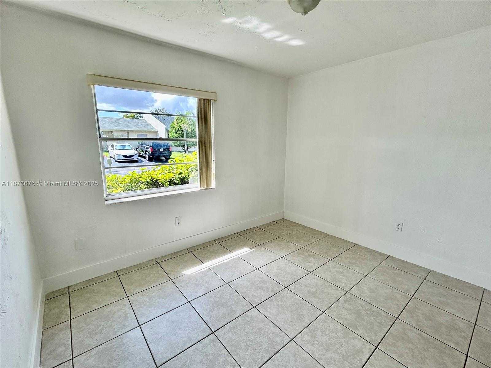 Small Image of 12024 SOUTH WEST 110TH ST CIR E #12024, Miami Number 9
