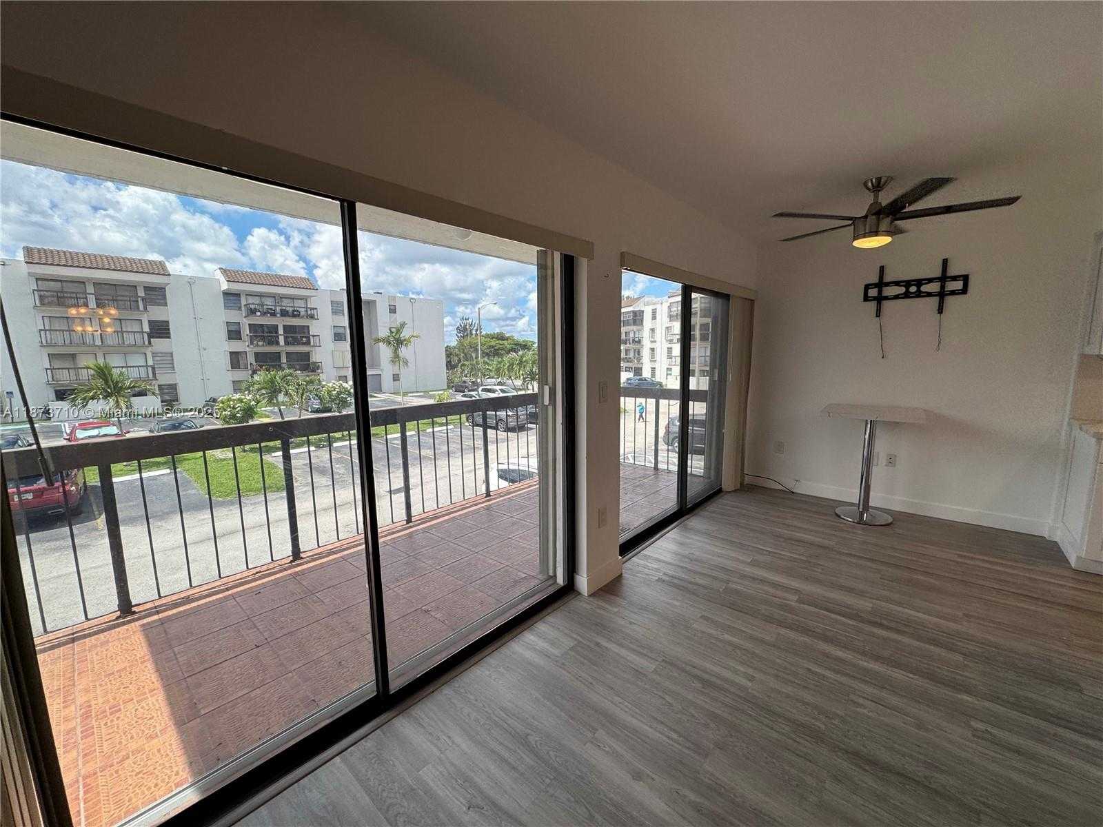 Small Image of 1300 SOUTH WEST 122ND AVE #210-2, Miami Number 10