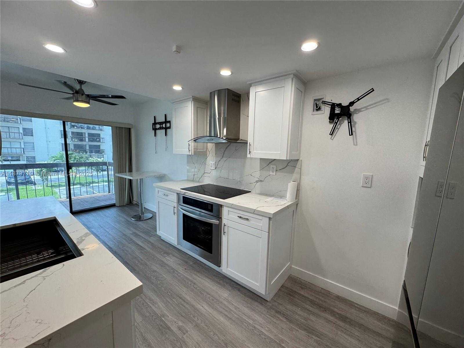 Small Image of 1300 SOUTH WEST 122ND AVE #210-2, Miami Number 5