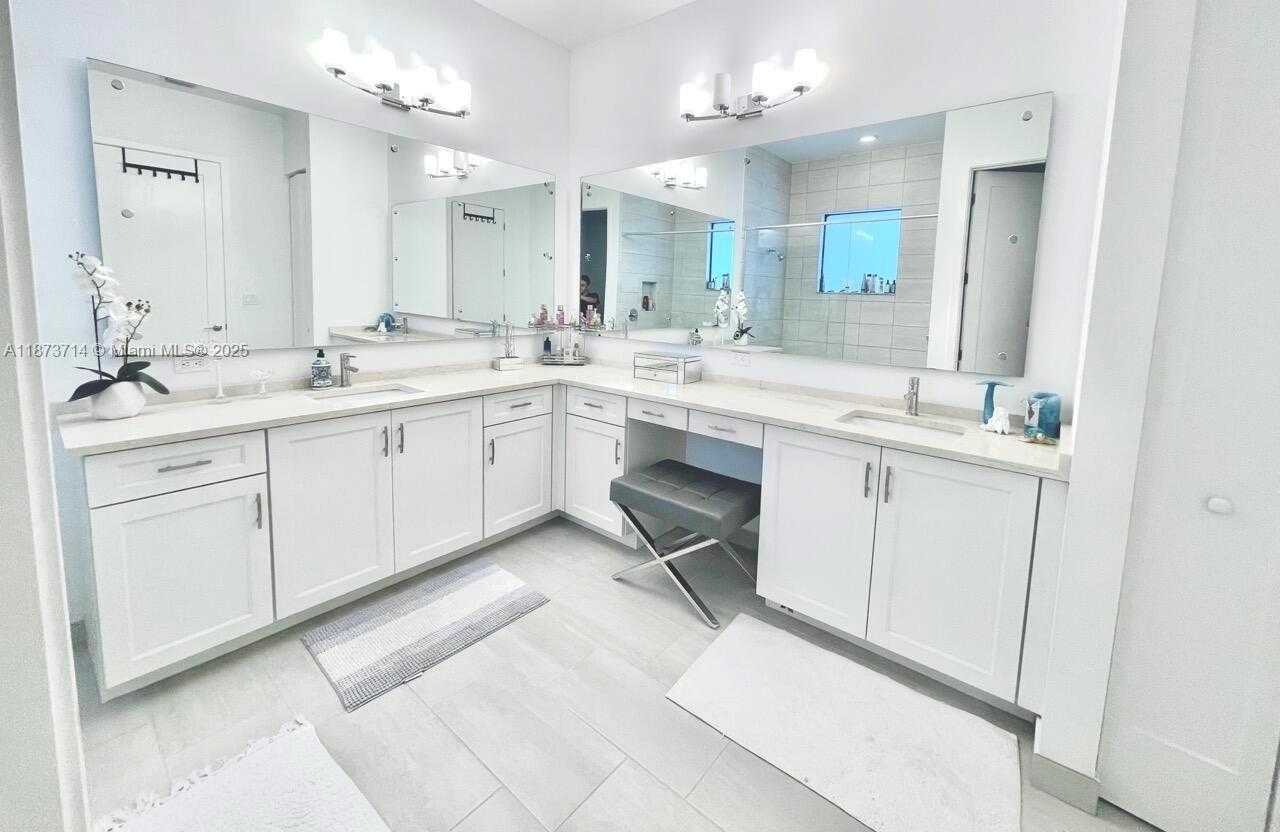 Small Image of 17267 WINDY POINTE LN #N/A, Boca Raton Number 11