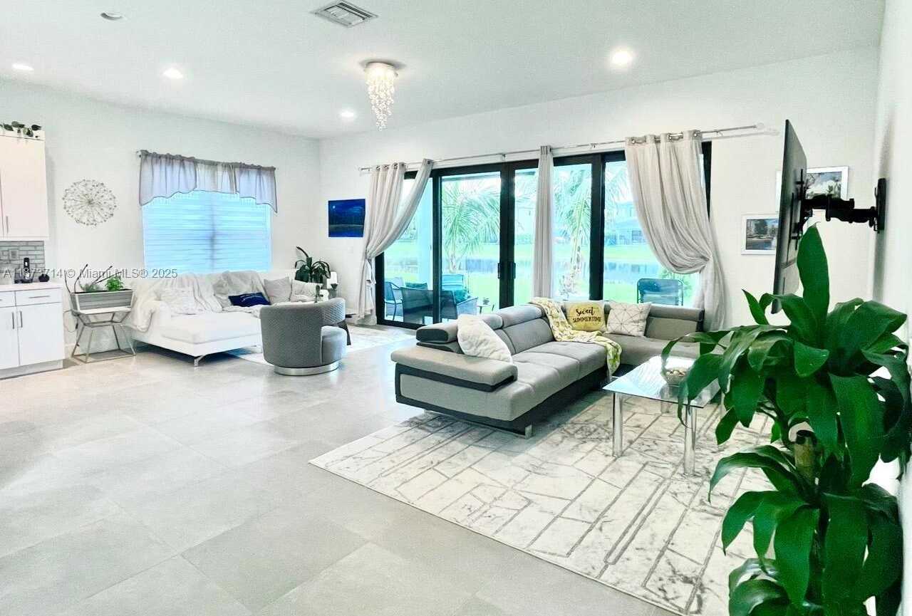 Small Image of 17267 WINDY POINTE LN #N/A, Boca Raton Number 9