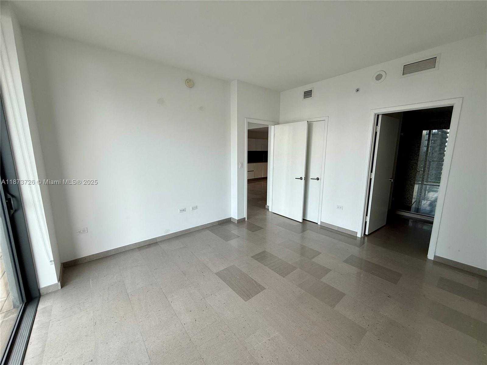 Small Image of 88 SE 7th St, Miami, FL 33131, USA Number 8
