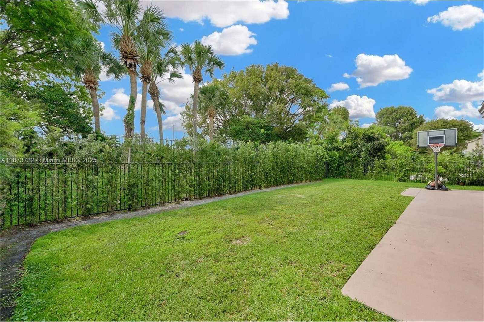 Small Image of 1500 SOUTH WEST 171ST TER, Pembroke Pines Number 45